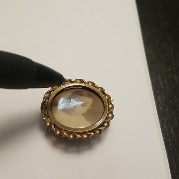 Antique Baby photo  brooch gold tone pin - Picture 7 of 13